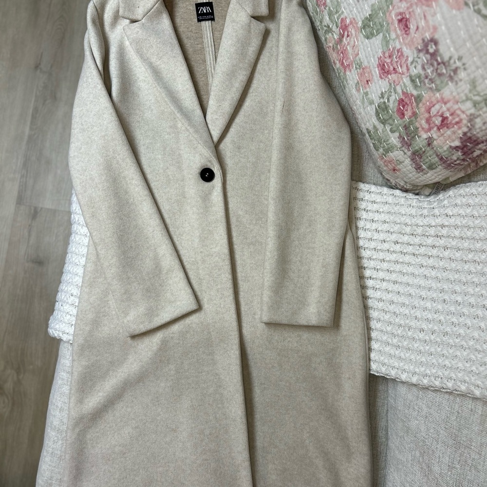 Zara Women's Beige Trench Coat